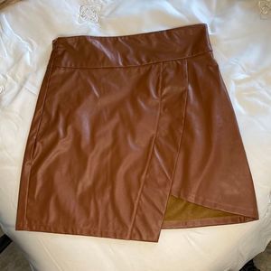 Bellanblue faux leather mini skirt - L (runs small)